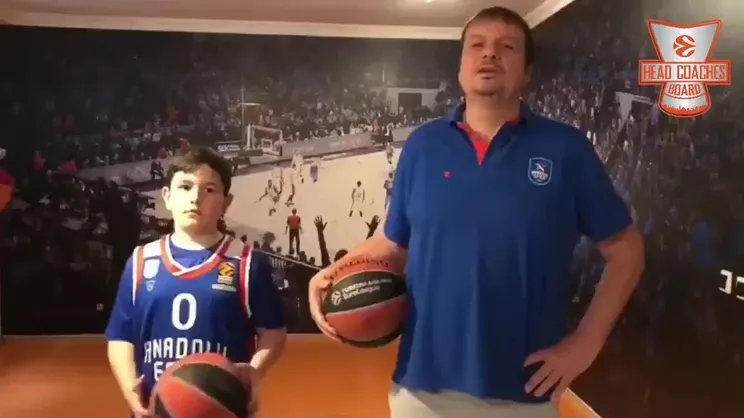 Ergin Ataman'dan 'Evde kal' mesajı