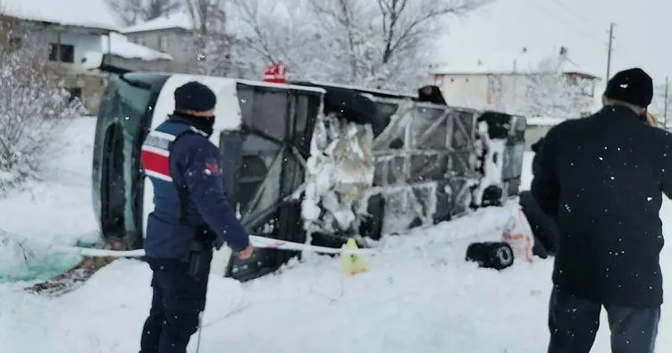 Çorum’da yolcu otobüsü kaza yaptı: 14 yaralı