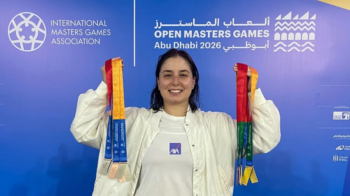 Bengisu Avcı, Kış Yüzme Dünya Şampiyonası’nda dünya rekoru kırdı Bengisu Avcı, Kış Yüzme Dünya Şampiyonası’nda dünya rekoru kırdı