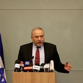 İsrail Savunma Bakanı Lieberman istifa etti!