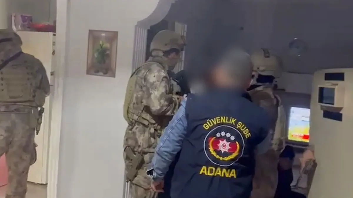 SON DAKİKA: Bayğaralar Çetesi’ne dev operasyon: 10 ilde 403 adrese baskın: 106 kişi gözaltına alındı SON DAKİKA: Bayğaralar Çetesi’ne dev operasyon: 10 ilde 403 adrese baskın: 106 kişi gözaltına alındı