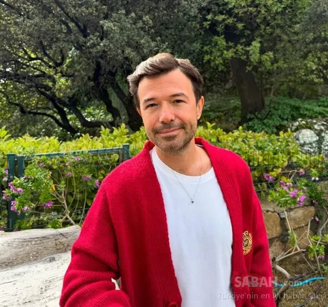 Elinde gitarıyla bu küçük erkek çocuğunu tanıdınız mı? Doğum gününde hayranlarına sürpriz yaptı: Şarkılar iyi ki var!