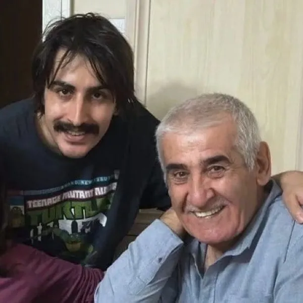 sozde-komedyen-deniz-goktasin-babasi-eski-terorist-cikti-1783078641060.jpeg