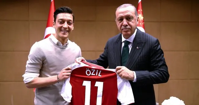 Mesut Özil’den Başkan Erdoğan paylaşımı: “Gerçeği görmek, doğru kararlar vermektir”