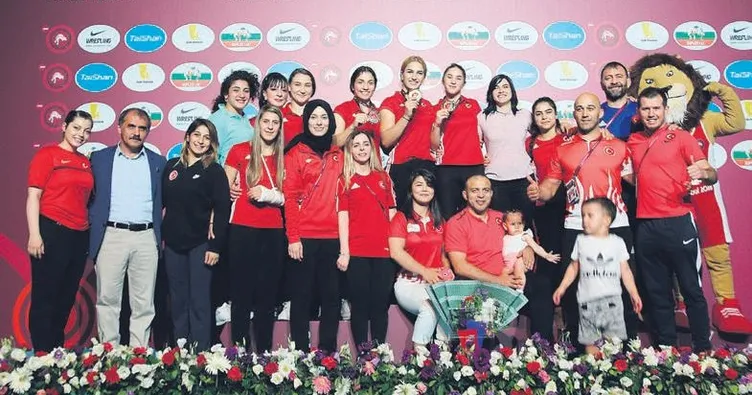 Genç güreşçiler zorlu sınavda