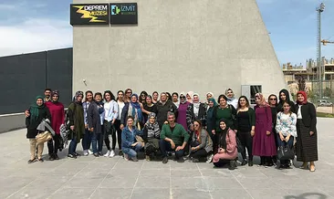 deprem muzesini gezdiler