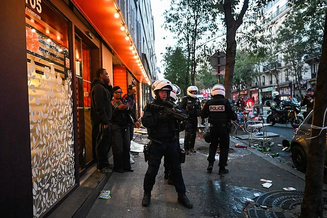 fransa-cumhurbaskani-macron-eylemcilere-ates-puskurdu-hic-kimse-cezasiz-kalmayacak-1792348323666.jpeg Fransa Cumhurbaşkanı Macron eylemcilere ateş püskürdü! “Hiç kimse cezasız kalmayacak”