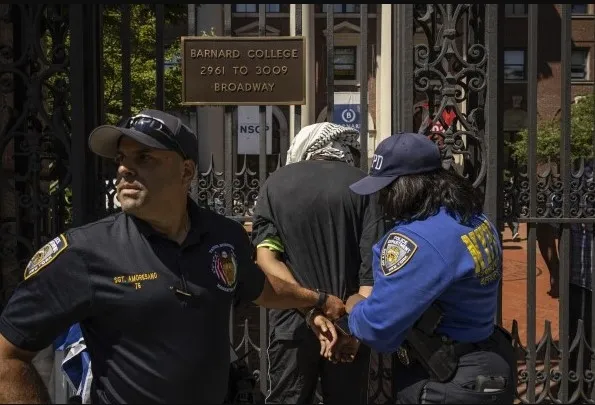 Siyonist yuvası Columbia Üniversitesi’nde skandal: Gazze isyanını böyle susturdular