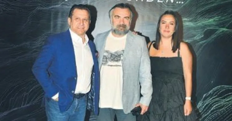 İlk holografik defileye büyük ilgi