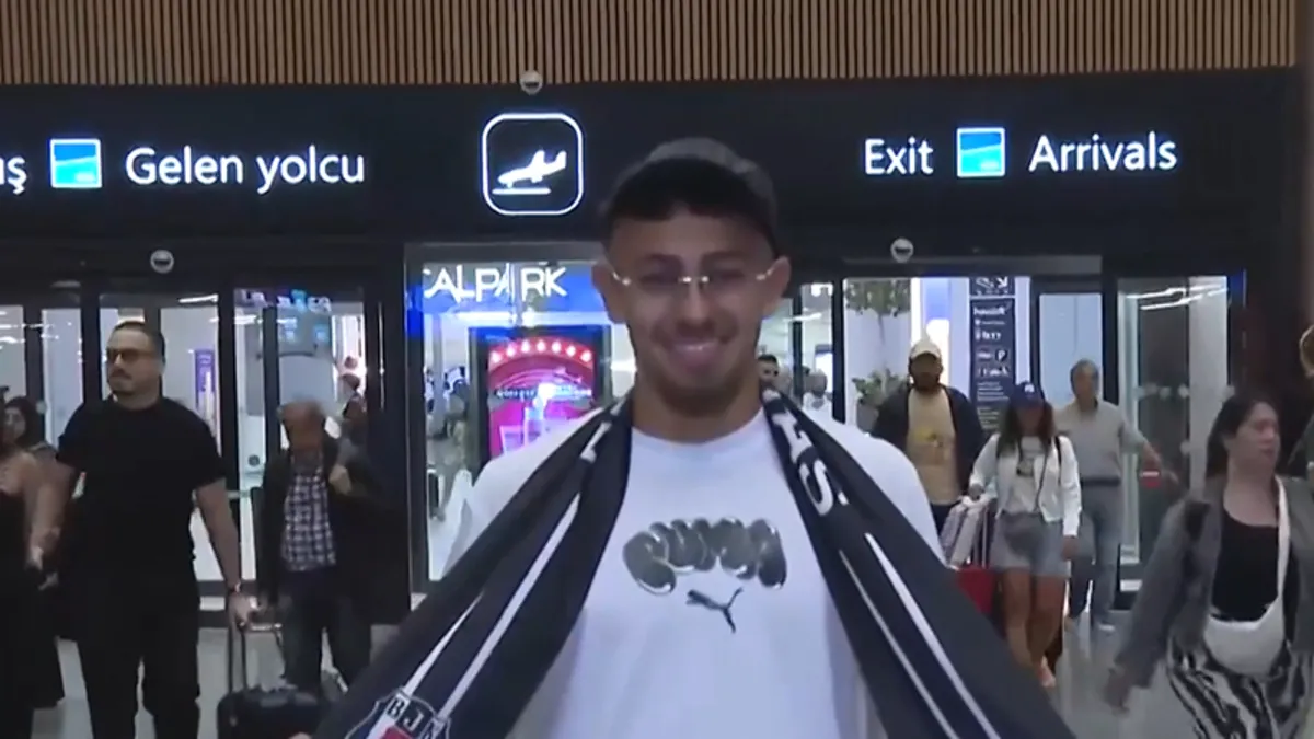 Beşiktaş’ın yeni transferi İlhan Fakılı, İstanbul’da! Beşiktaş’ın yeni transferi İlhan Fakılı, İstanbul’da!
