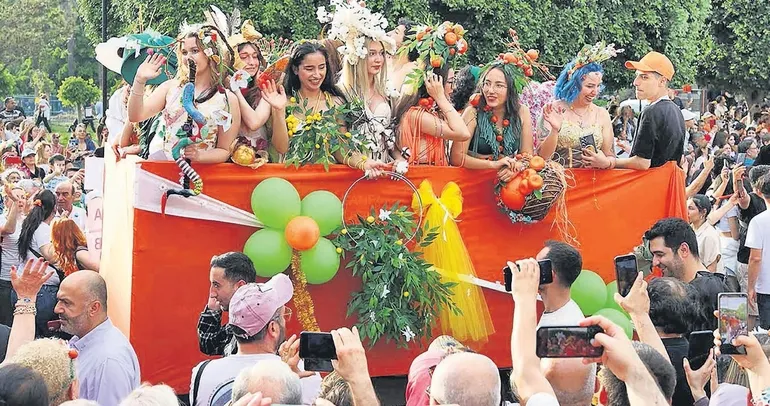 Portakal çiçeği coşkusu Adana’da