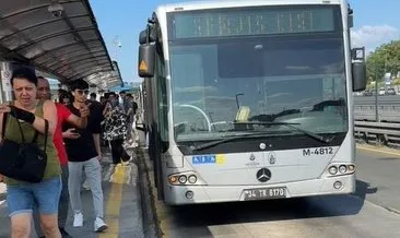 İstanbullunun çilesi bitmiyor: Yine, yeni, yeniden... Metrobüs arızalandı! #istanbul