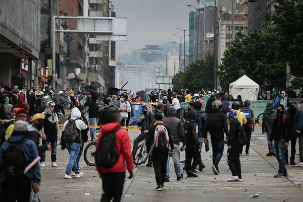 kolombiyada-yasa-protestolarinin-bilancosu-belli-oldu-17-olu-846-yarali-1620068487385.jpg Kolombiya’da yasa protestolarının bilançosu belli oldu: 17 ölü, 846 yaralı