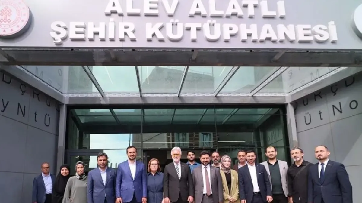 Devlet Tiyatroları Genel Müdürü Karadağlı, Bağcılar'da yapımı süren kütüphane ve tiyatro binasını gezdi