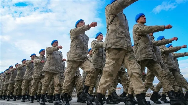 son-dakika-resmi-gazetede-yayimlandi-uzman-erbas-alimi-yonetmeliginde-degisiklik-1681508715430.jpg SON DAKİKA | Resmi Gazete'de yayımlandı: Uzman erbaş alımı yönetmeliğinde değişiklik