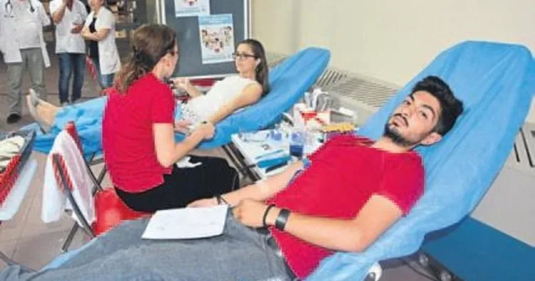 Sağlık çalışanları kan bağışı yaptı