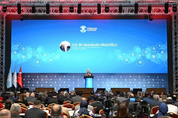 bakan-uraloglu-duyurdu-5g-abone-sayisi-34-milyona-yaklasti-1778734629181.jpeg