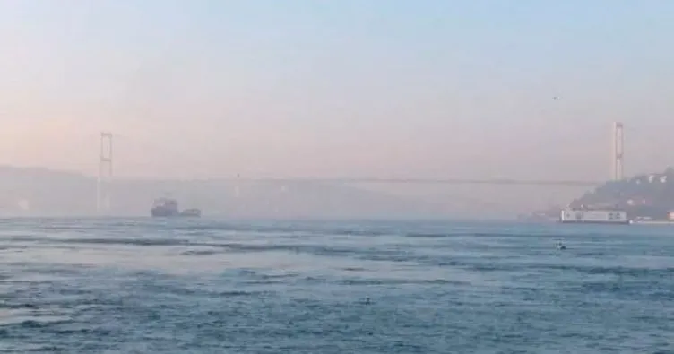 İstanbul sis etkili oldu: Boğazda gemi trafiği saatlerce askıya alındı