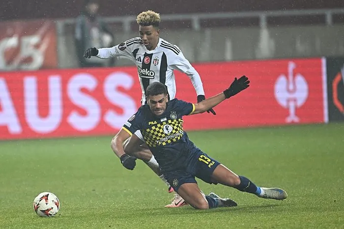 besiktas-maccabi-tel-aviv-besiktas-tarafsiz-sahada-maccabiye-maglup-kartal-iki-mac-sonra-yenildi-1732823275502.jpeg