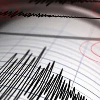 Son Dakika: Antalya'da 5.2 büyüklüğünde deprem oldu! Antalya'daki deprem anı görüntüleri böyle kaydedildi...