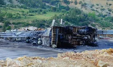 Karaman'da korkunç kaza! Devrilen kamyonetteki tüpler bomba gibi patladı: Yaralılar var! #karaman