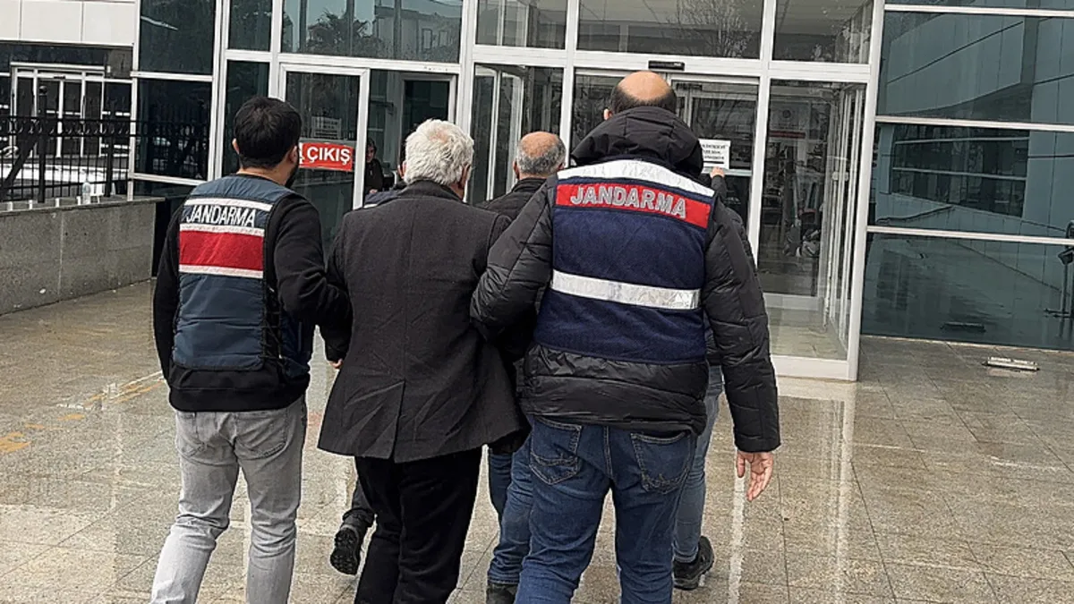 Adıyaman’da terör operasyonu: 3 kişi gözaltına alındı Adıyaman’da terör operasyonu: 3 kişi gözaltına alındı