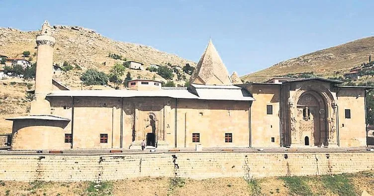 Divriği Ulu Camı tarihe meydan okuyor