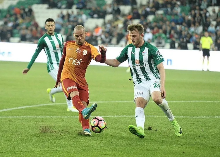 Son Dakika haberi: Galatasaray’ın eski yıldıızı Wesley Sneijder’e gözaltı şoku! Arabanın üstüne çıkıp...