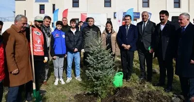 Milli ağaçlandırma gününde “Geleceğe nefes, insanlığa nefes” sloganıyla fidanlar toprakla buluştu #ardahan