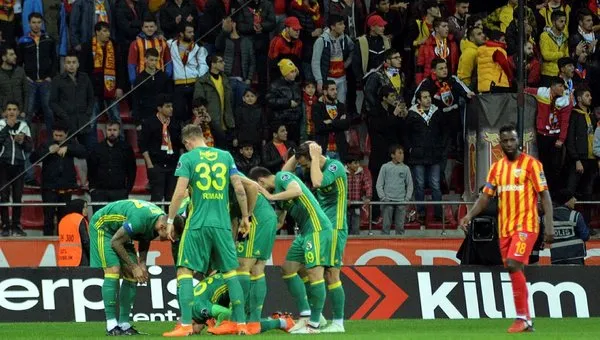 Kayserispor-Fenerbahçe maçından kareler