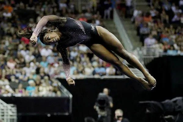 Simone Biles tarihe geçti