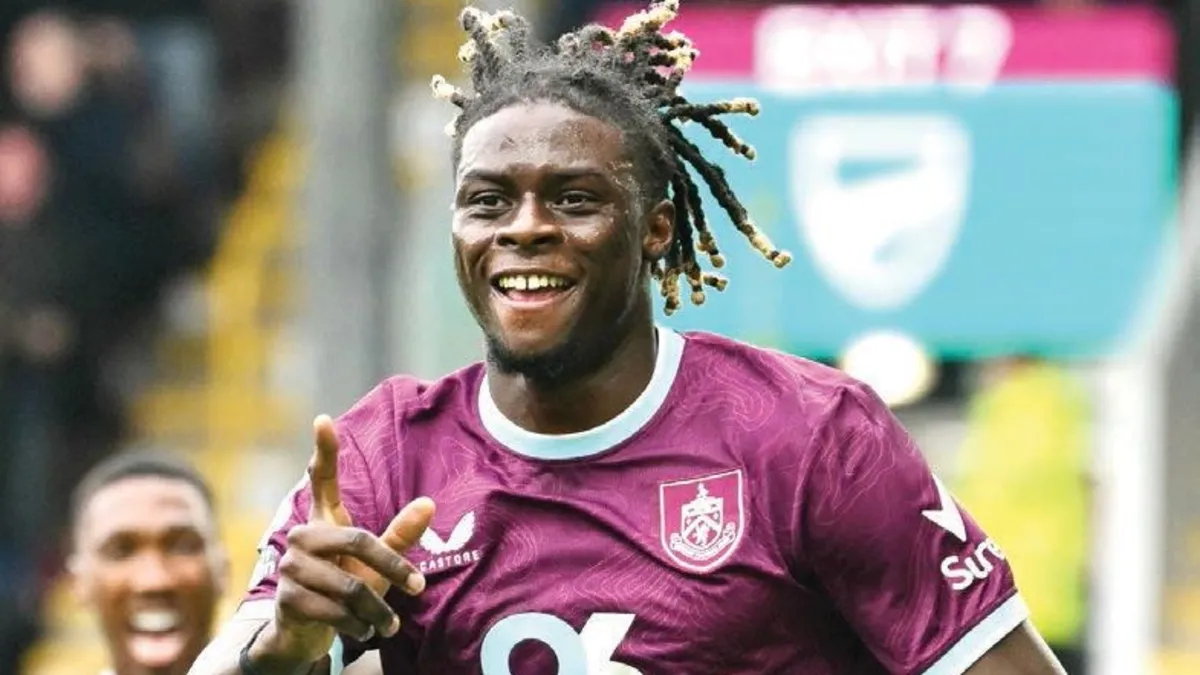 Galatasaray Teknik Direktörü Okan Buruk'un orta saha transferi için onay verdiği belirtiliyor.