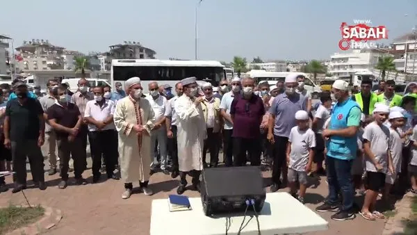 onlarca kisi manavgat taki yanginlarin durmasi icin yagmur duasi yapti video videosunu izle son dakika haberleri
