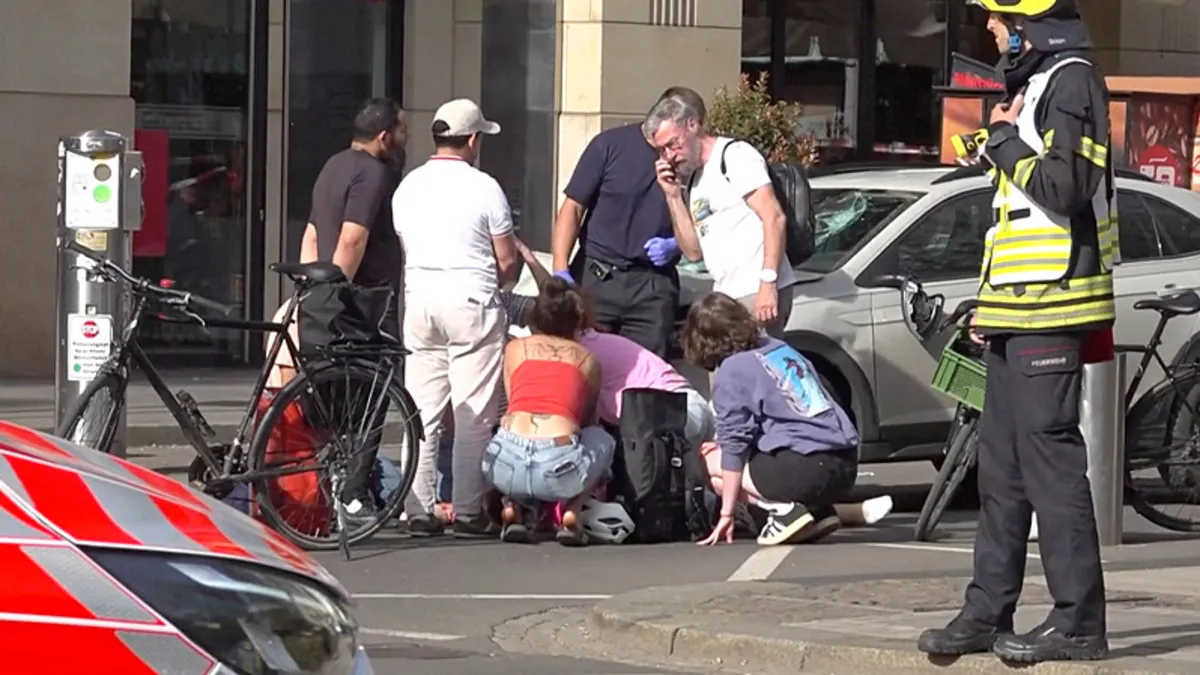 Leipzig'te araç yayaların arasına daldı: Ölü ve yaralılar var! "Kaza değil saldırı…"