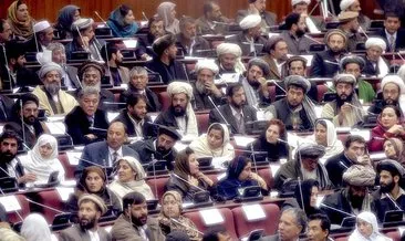 Afganistan’da iki bakan parlamentodan güvenoyu aldı