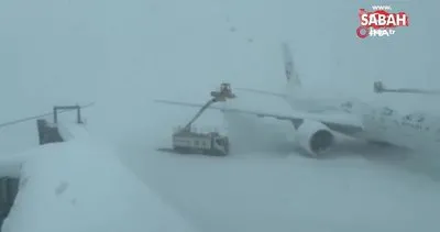 Uçaklar kara gömüldü! Japonya’da kar ulaşımı durdurdu | Video