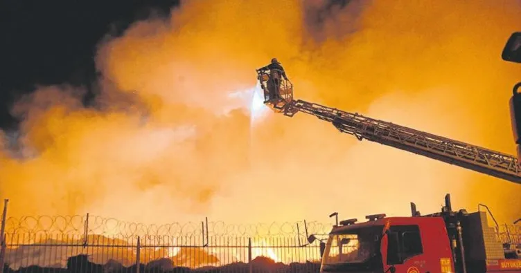 Pamuk yağı fabrikası söndürülemıyor