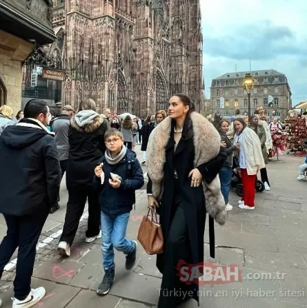 Fahriye Evcen ve Burak Özçivit’ten aşk pozu! Fahriye Evcen ve Burak Özçivit tatilde el ele göz göze!