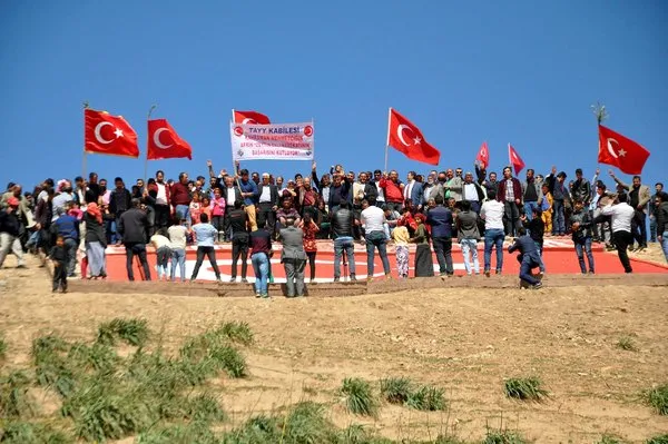 Tayy Aşireti TSK'nın Zeytin Dalı Harekatı'ndaki başarısını davul zurnayla kutladı