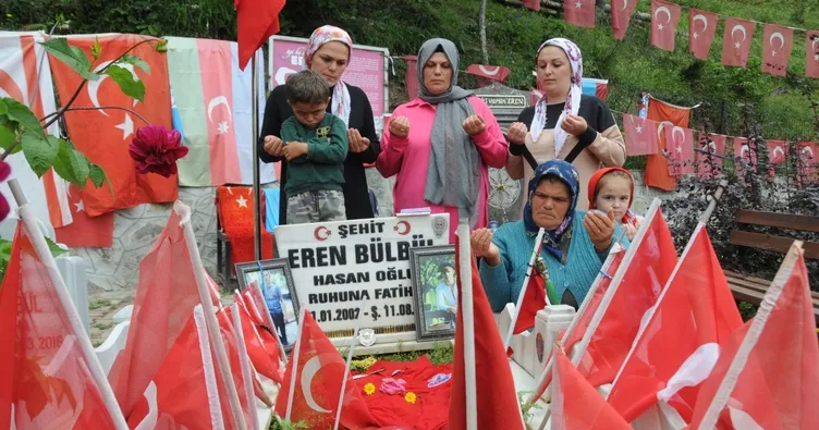 Anne Ayşe Bülbül, “Eren’siz 5 yıl bana 5 bin yıl gibi geldi. Onu çok özlüyorum”