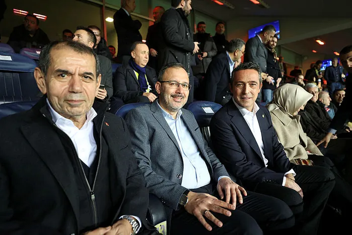 galatasaray-kulubu-baskani-dursun-ozbekten-sampiyonluk-aciklamasi-1684326266427.jpg