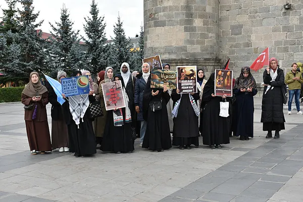 saglik-calisanlari-151-haftadir-gazze-icin-yuruyor-1791124873899.jpg
