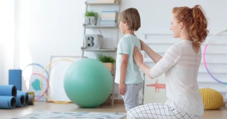 Skolyoz Kiz Cocuklarda Erkek Cocuklara Gore Yaklasik 8 10 Kat Daha Sik Goruluyor Cocuk Haberleri