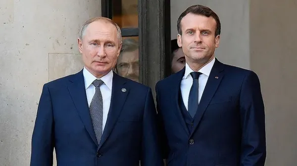 son-dakika-emmanuel-macrondan-nukleer-uyarisi-avrupa-rusya-krizinde-yeni-boyut-abdye-de-mesaj-gonderdi-1741250800496.jpg SON DAKİKA! Emmanuel Macron'dan 'nükleer' uyarısı: Avrupa-Rusya krizinde yeni boyut! ABD'ye de mesaj gönderdi