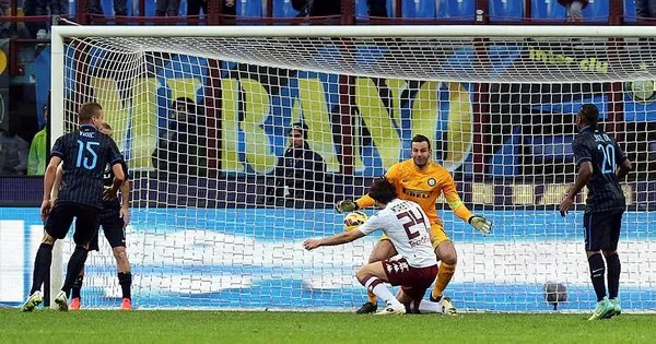Antonio Candreva'dan dalak parçalayan şut!