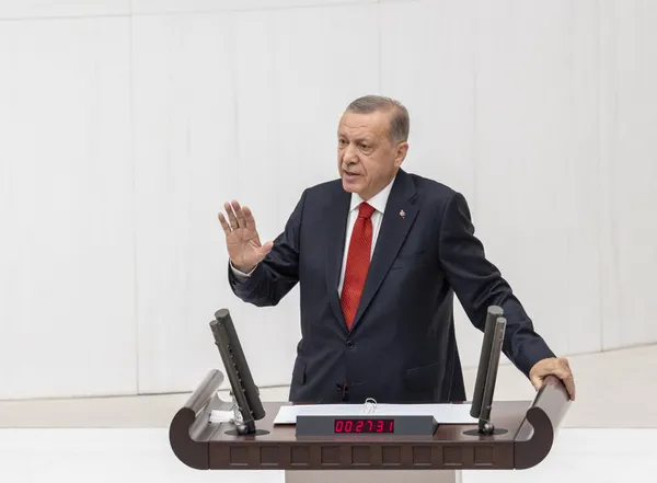 son-dakika-baskan-erdogandan-tbmmde-yeni-anayasa-asgari-ucret-zammi-ve-yeni-ekonomi-modeli-aciklamasi-1664627079070.jpg
