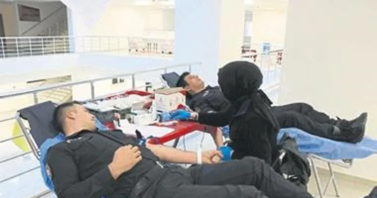 Emniyet personeli kan bağışı yaptı