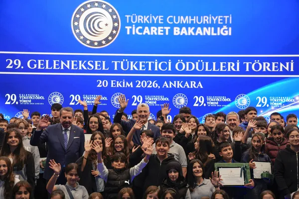 ticaret-bakanligi-bilincli-tuketicileri-odullendirdi-1792494771186.jpg