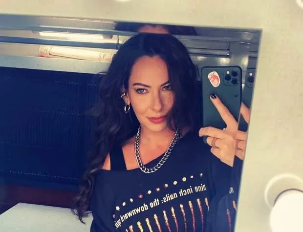 Petek Dinçöz sahneye çıktığı zamanlara yaşadıklarını anlattı: Kıskanıldım, haksızlığa uğradım!