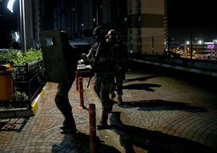 Son Dakika Haberi: Esenyurt'ta lüks rezidansa baskın!